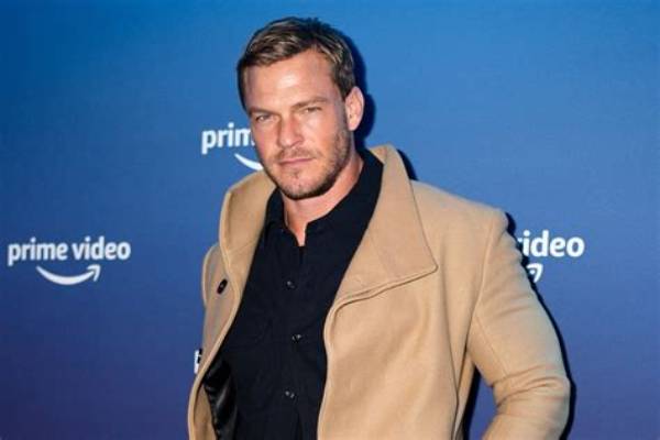 Alan Ritchson Net Worth