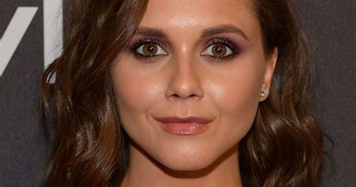 Alexandra Chando Net Worth
