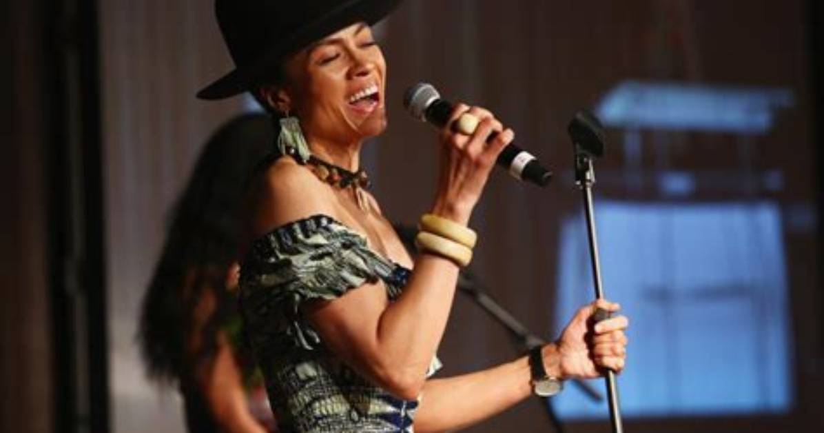 Amel Larrieux Net Worth