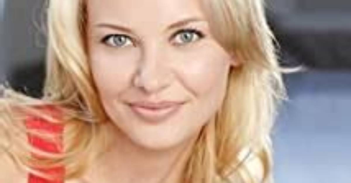 Amy Esterle Net Worth