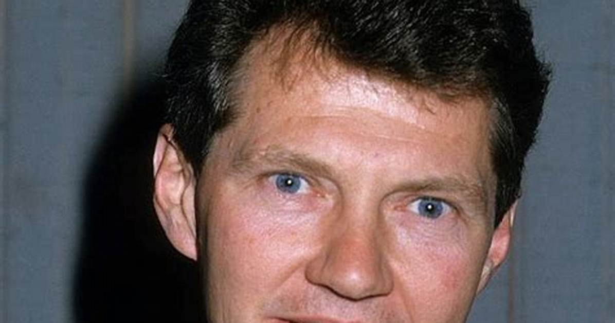 Andrew Robinson Net Worth