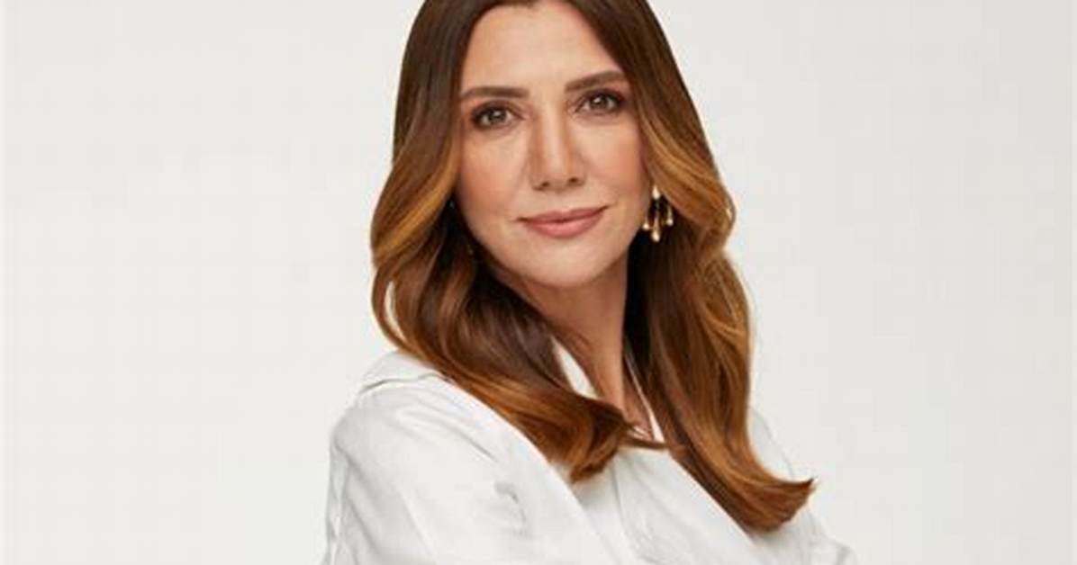 Ay%C3%A7A Inci Net Worth 1200. Jpg