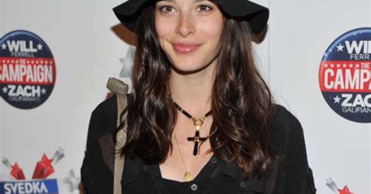 Carly Foulkes Net Worth