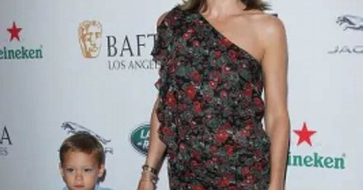 Claire Forlani Net Worth