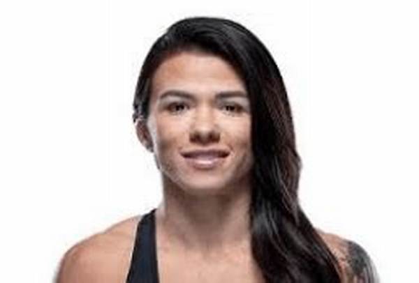 Claudia Gadelha Net Worth