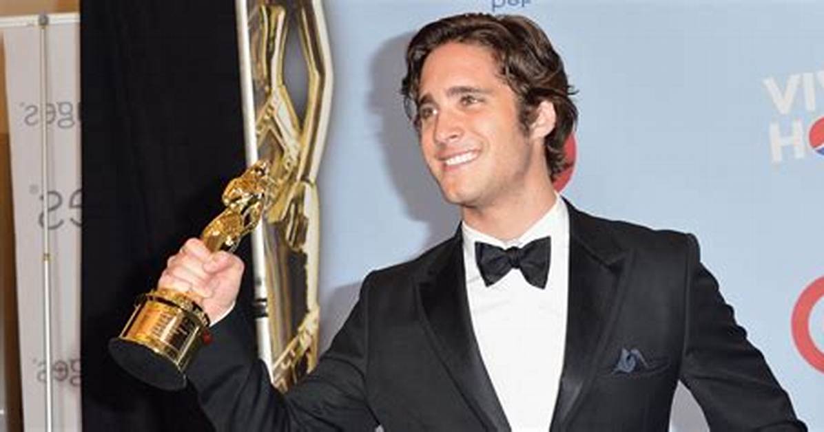 Diego Boneta Net Worth
