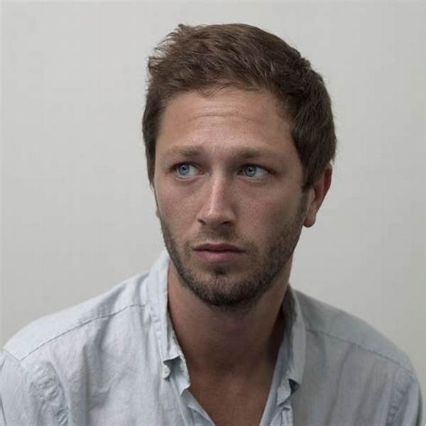 Ebon Moss-Bachrach Net Worth