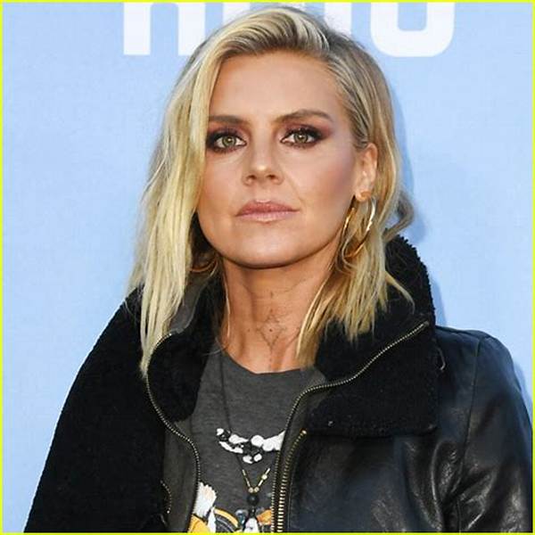Eliza Coupe Net Worth