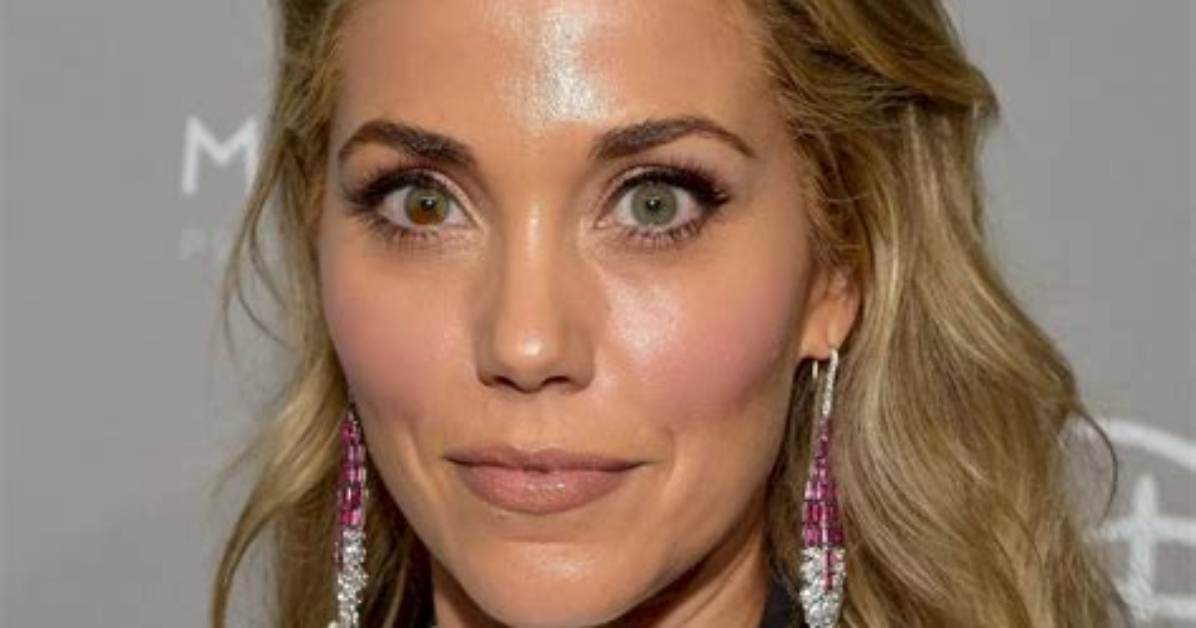Elizabeth Berkley Net Worth
