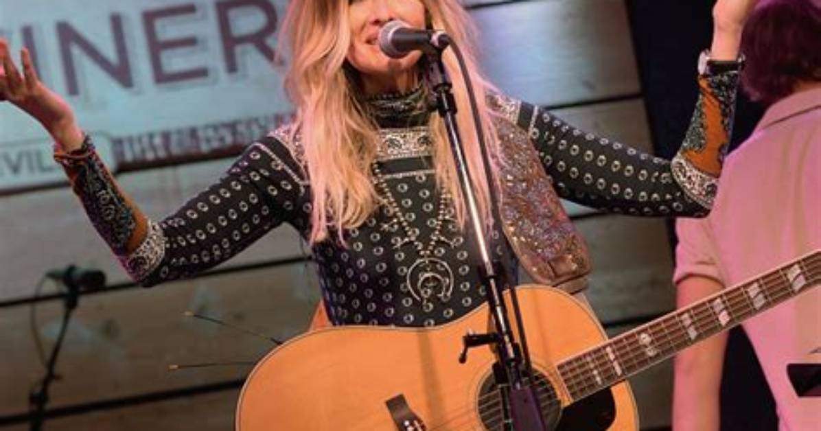 Elizabeth Cook Net Worth