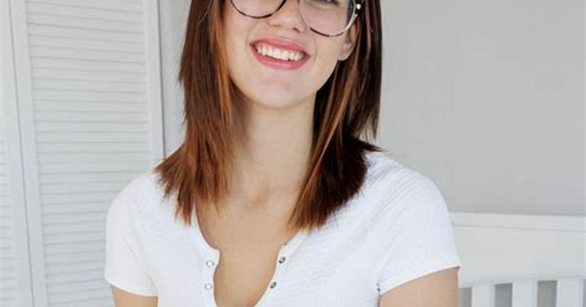 Ellie Brooks Net Worth