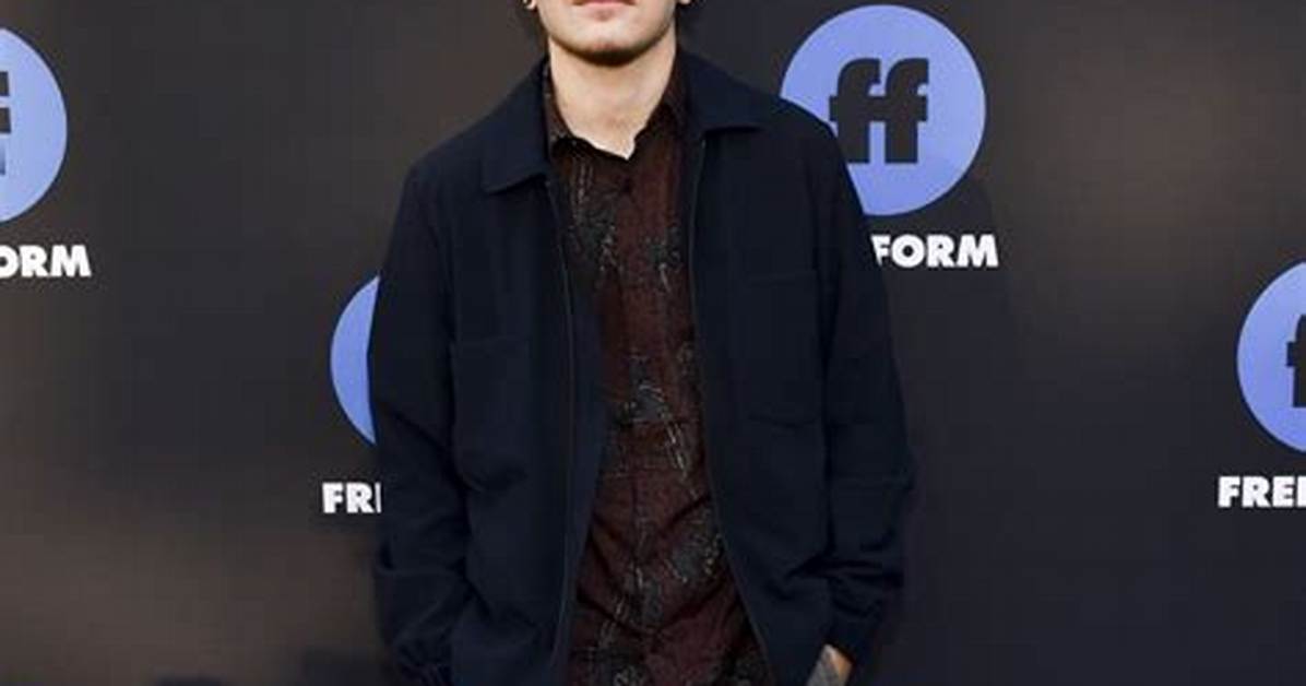 Elliot Fletcher Net Worth