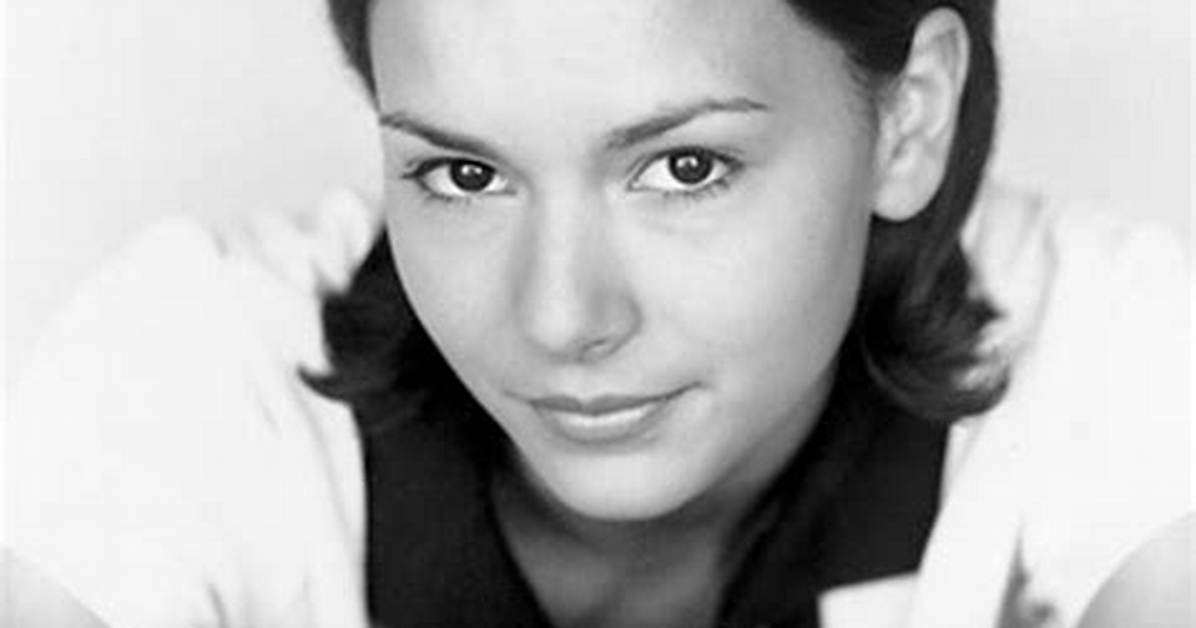 Erin J. Dean Net Worth