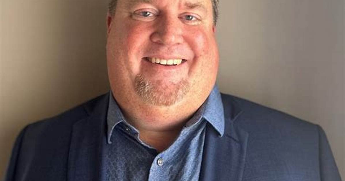 Giles Bowman Net Worth