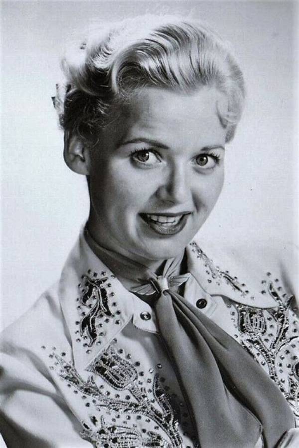 Gloria Winters Net Worth