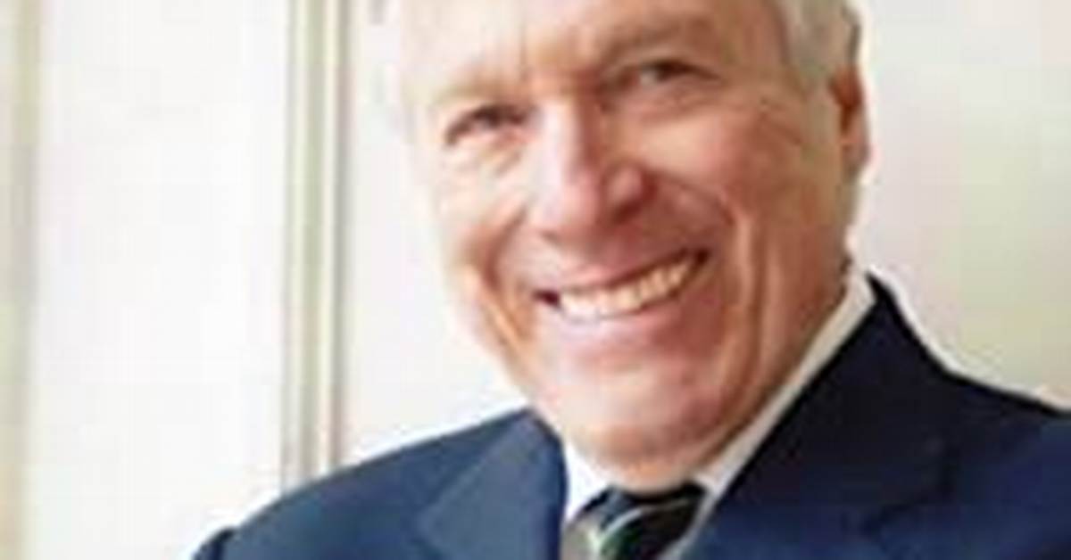 Greg Mullavey Net Worth