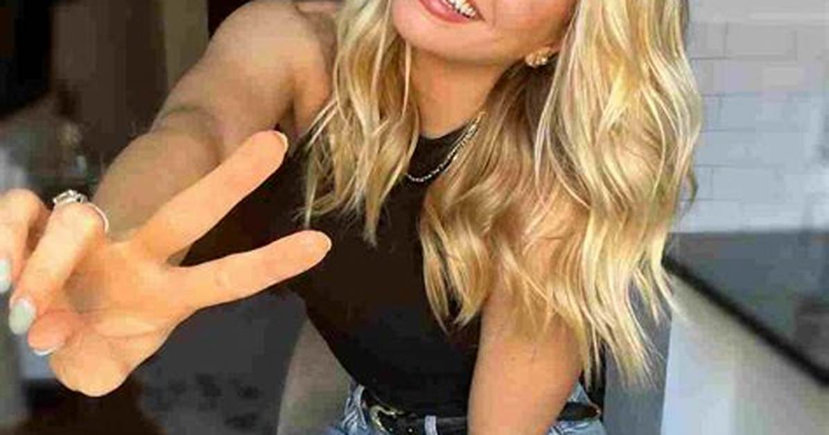 Hayley Lewis Net Worth