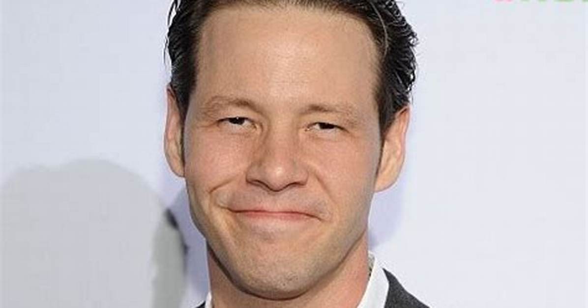 Ike Barinholtz Net Worth