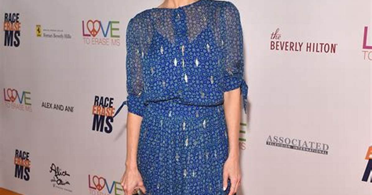 Jessica Holmes Net Worth