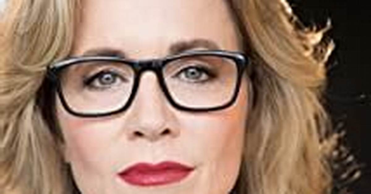 Joan Sweeny Net Worth