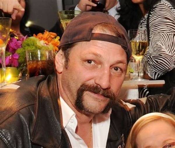 Jonathan Hillstrand Net Worth
