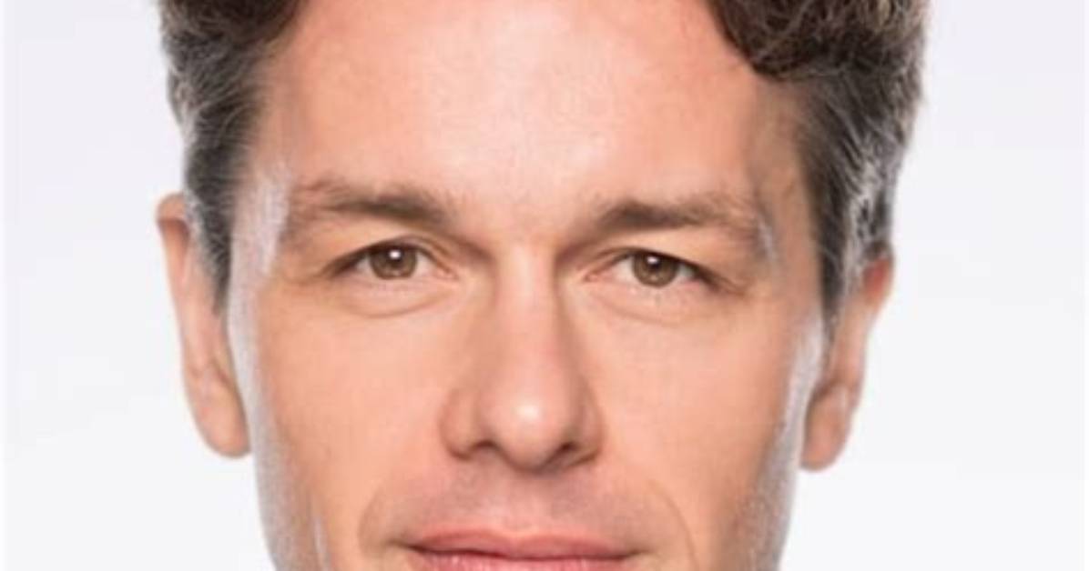 Julian Ovenden Net Worth