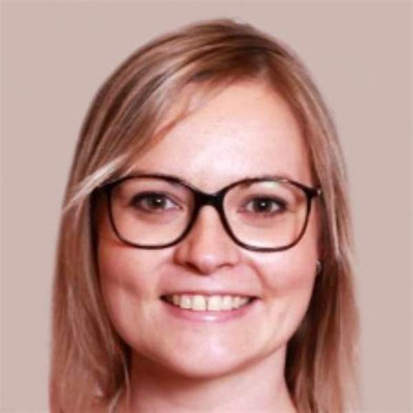 Karine Foviau Net Worth