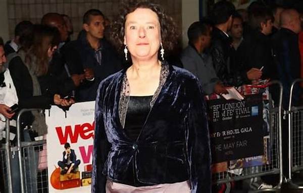 Linda Bassett Net Worth