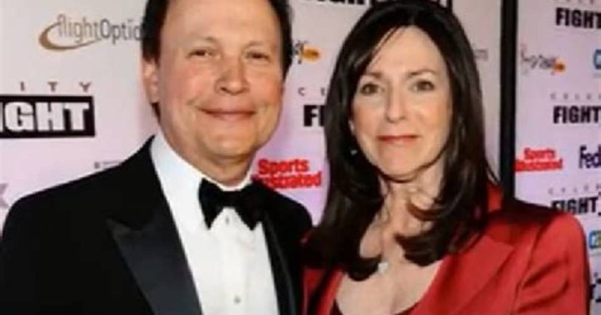 Lindsay Crystal Net Worth