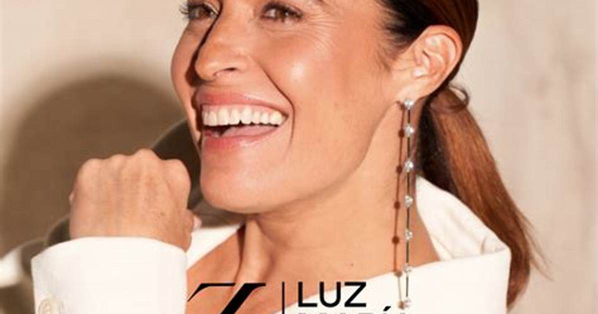 Luz Mar%C3%Ada Zetina Net Worth 1200. Jpg