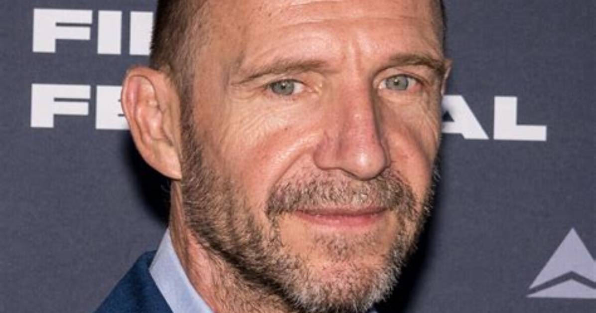 Magnus Fiennes Net Worth