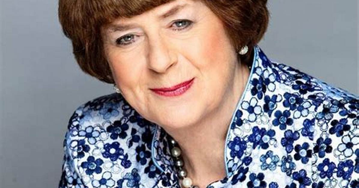 Pam Ayres Net Worth