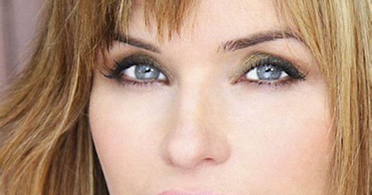 Polly Shannon Net Worth