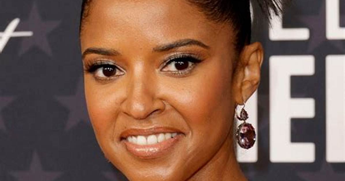 Ren%C3%A9E Elise Goldsberry Net Worth 1200. Jpg