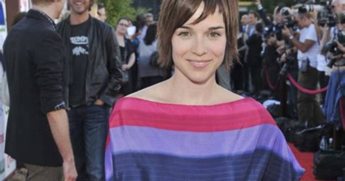 Ren%C3%A9E Felice Smith Net Worth 1200. Jpg
