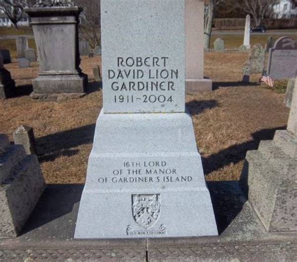 Robert David Lion Gardiner Net Worth