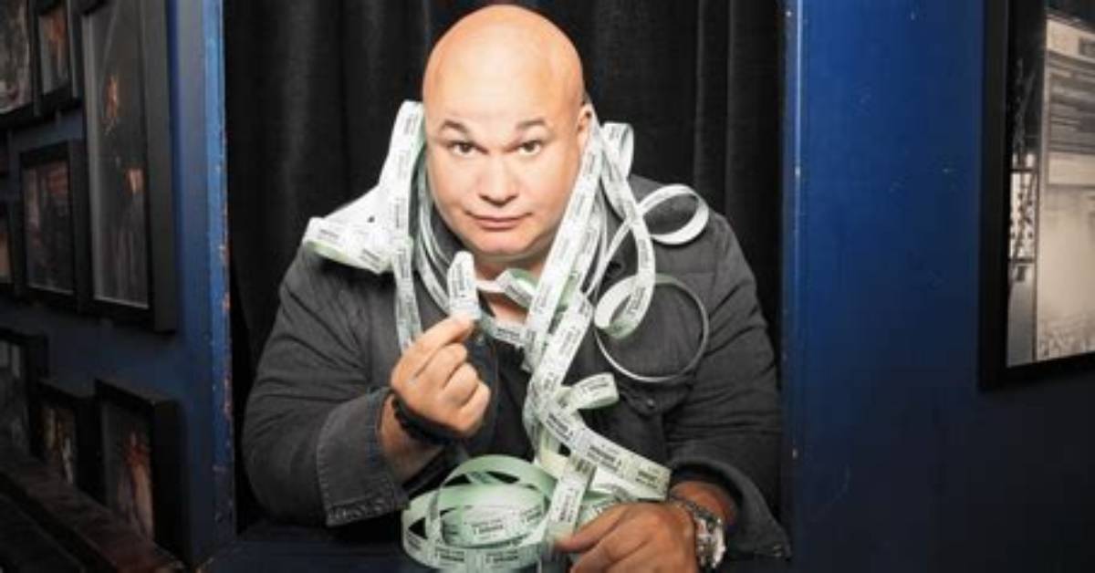 Robert Kelly Net Worth