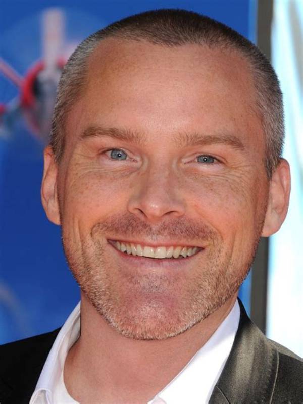 Roger Craig Smith Net Worth