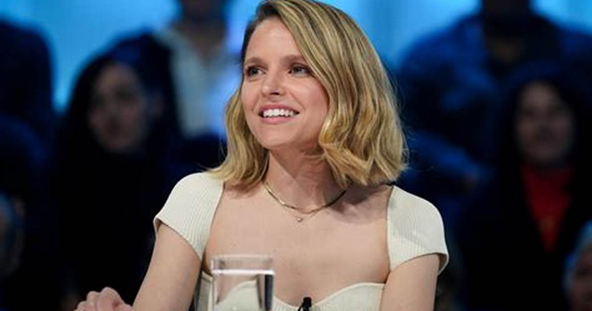Sarah-Jeanne Labrosse Net Worth