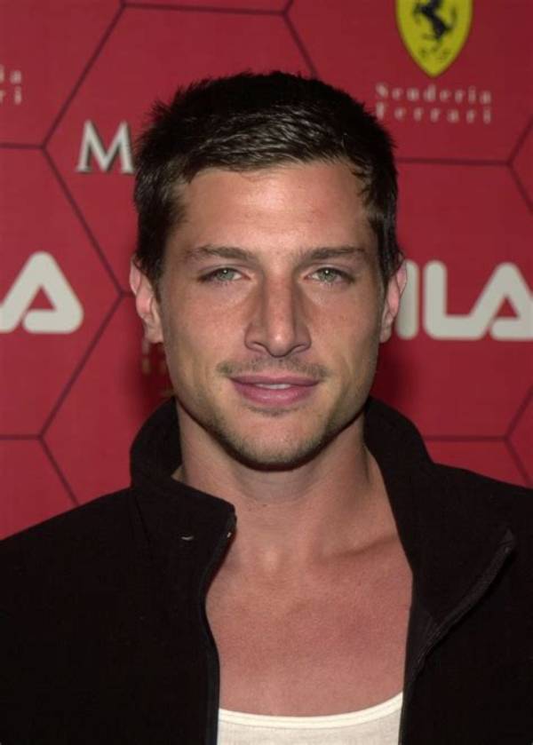 Simon Rex Net Worth