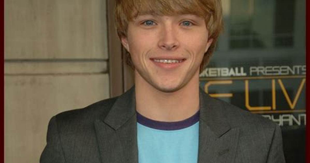 Sterling Knight Net Worth