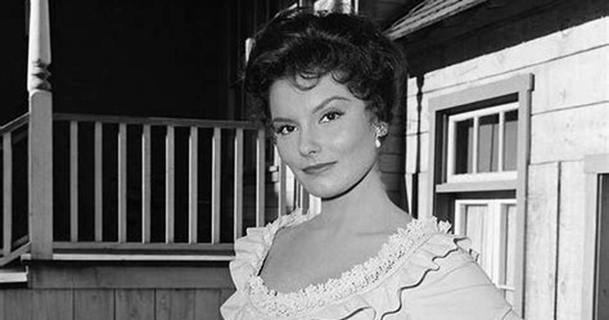 Suzanne Lloyd Hayes Net Worth