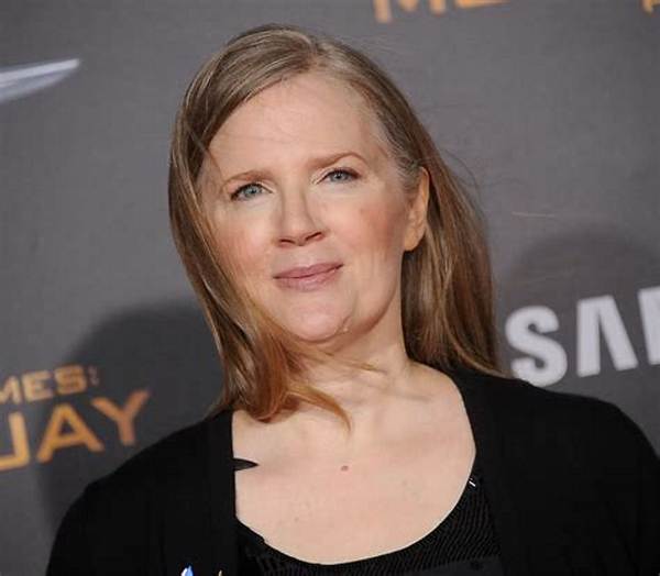 Suzanne Neve Net Worth