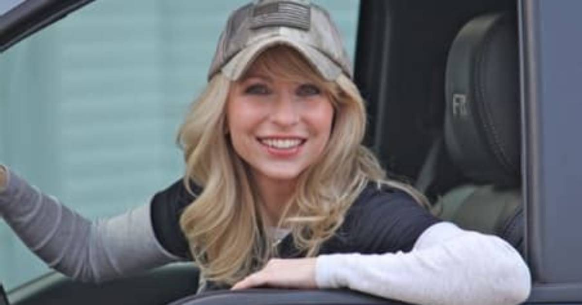 Suzanne Stratford Net Worth