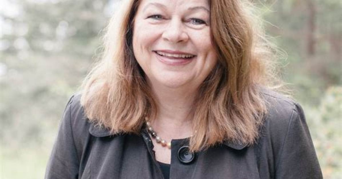 Tara Elizabeth Cullis (M. 1972)
