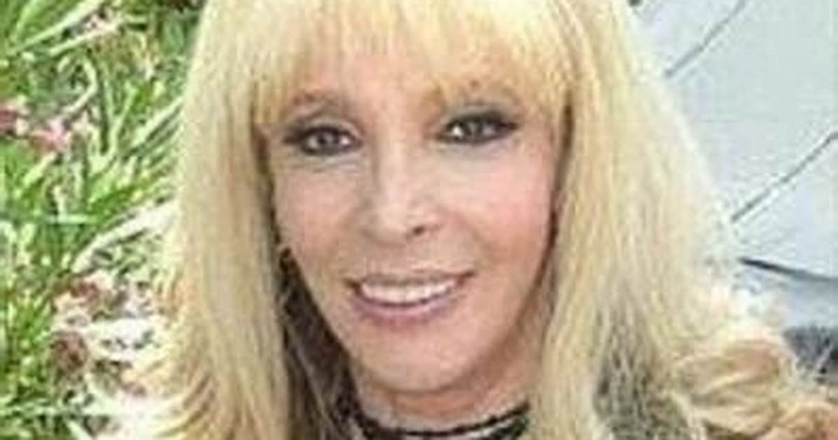 Thelma Tixou Net Worth
