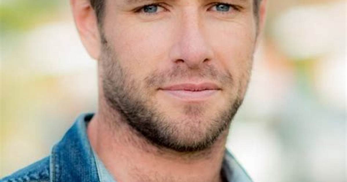 Tom Oakley Net Worth