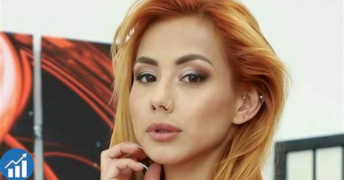 Veronica Falc%C3%B3N Net Worth 1200. Jpg
