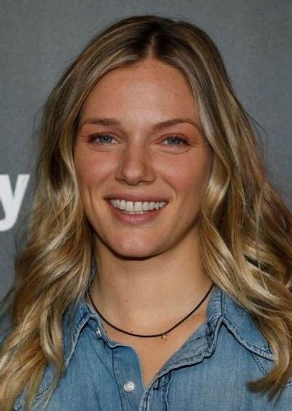 What’s Tracy Spiridakos Net Worth? Wiki, Bio, Ig, Age, Married, Husband